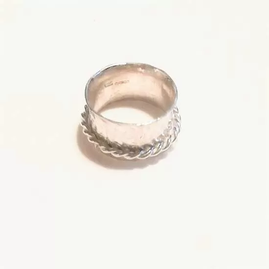 Sterling silver and twisted wire spinner ring