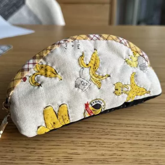 Patchwork cat banana pattern pouch