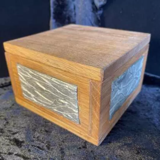 Oak box with 4 Sides Pewter plates